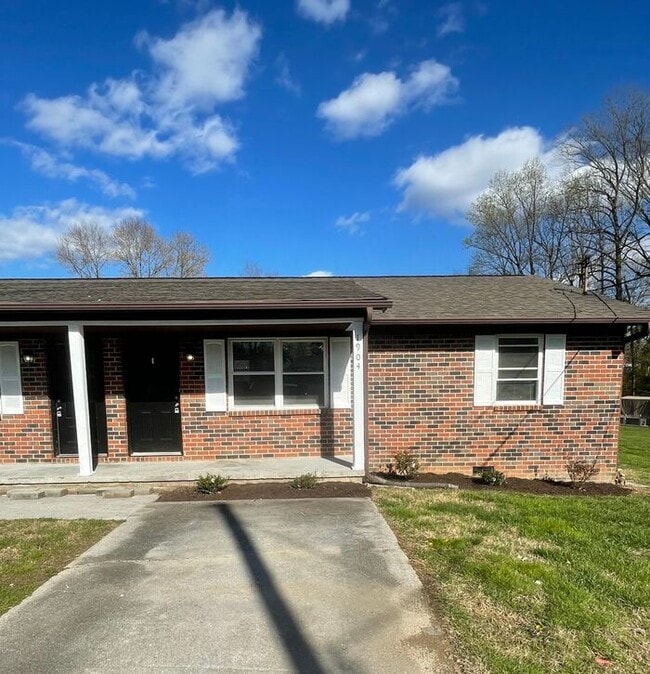property at 1904 Meadowview Ln
