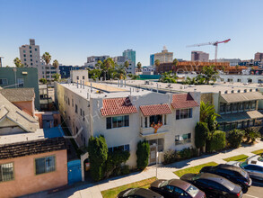 442 Cedar Ave in Long Beach, CA - Building Photo - Primary Photo