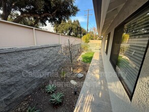 23369 Alamos Ln in Santa Clarita, CA - Building Photo - Building Photo