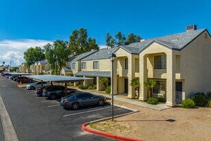 7801 N 44th Dr in Glendale, AZ - Building Photo