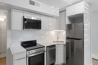 6007 N Kenmore Ave, Unit 102 in Chicago, IL - Foto de edificio - Building Photo