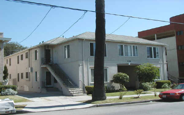 1429 E 3rd St in Long Beach, CA - Foto de edificio - Building Photo