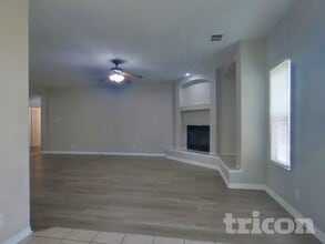 44105 Coral Dr in Lancaster, CA - Foto de edificio - Building Photo