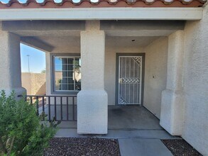 80 Tanglewood Dr in Henderson, NV - Building Photo - Building Photo