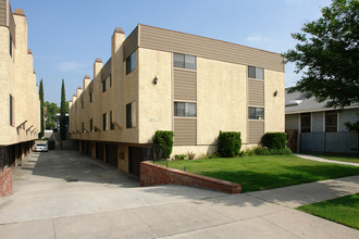 427 Thompson Ave in Glendale, CA - Building Photo - Building Photo