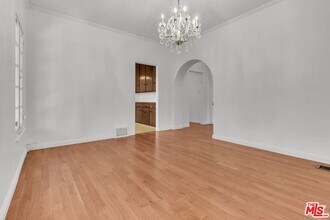 118 N Harper Ave in Los Angeles, CA - Building Photo - Building Photo