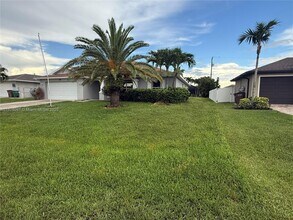 4025 SW 14th Pl in Cape Coral, FL - Building Photo - Building Photo