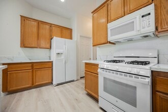 9716 Panorama Cliff Dr in Las Vegas, NV - Building Photo - Building Photo