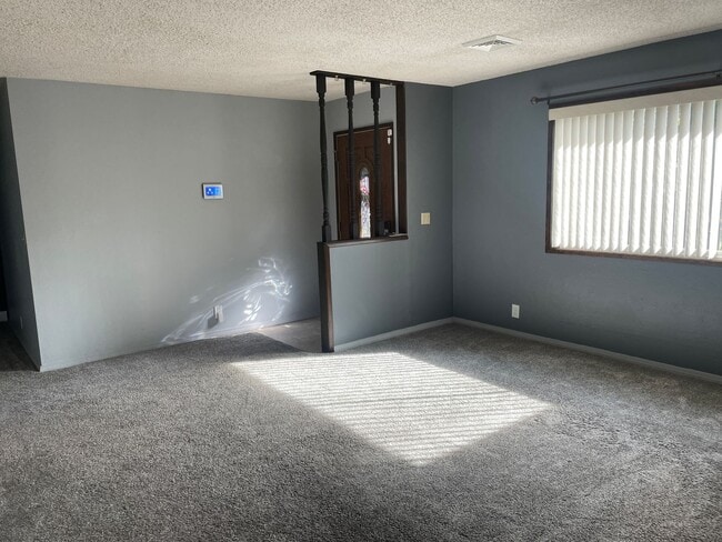 8630 Hillcrest Dr NE in Moses Lake, WA - Building Photo - Building Photo