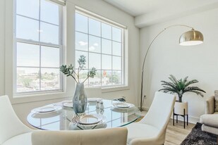 520 Cliff St, Unit 327 in Fairview, NJ - Building Photo