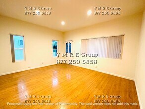 3933 Woolwine Dr-Unit -Woolwine Dr - 3935 Woolwine Dr in Los Angeles, CA - Foto de edificio - Building Photo