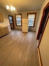 65 Lorraine St, Unit Section 8 Only in New Britain, CT - Foto de edificio - Building Photo
