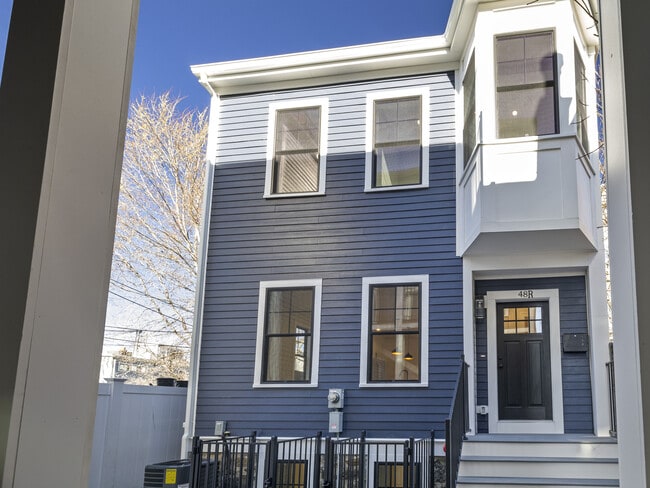 48R Woodward St, Unit R