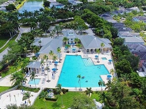 2933 SE 2nd Dr in Homestead, FL - Foto de edificio - Building Photo