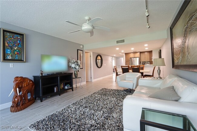 4200 Belair Ln in Naples, FL - Building Photo - Building Photo