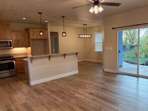 5619 Cherry Ln in Paradise, CA - Building Photo - Building Photo