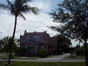 1323 Florida Ave in West Palm Beach, FL - Foto de edificio - Building Photo