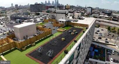 1 Brown St in Philadelphia, PA - Building Photo - Building Photo