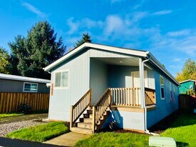 165 Broadmore Ave NE in Salem, OR - Building Photo