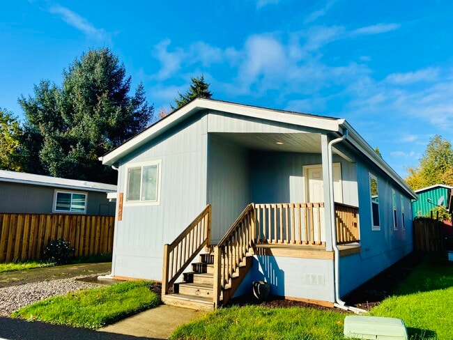 165 Broadmore Ave NE in Salem, OR - Foto de edificio - Building Photo