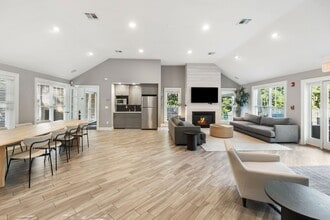 221 Weaver St in Greenwich, CT - Building Photo - Building Photo