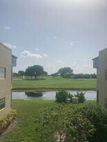 224 Burgundy E in Delray Beach, FL - Building Photo