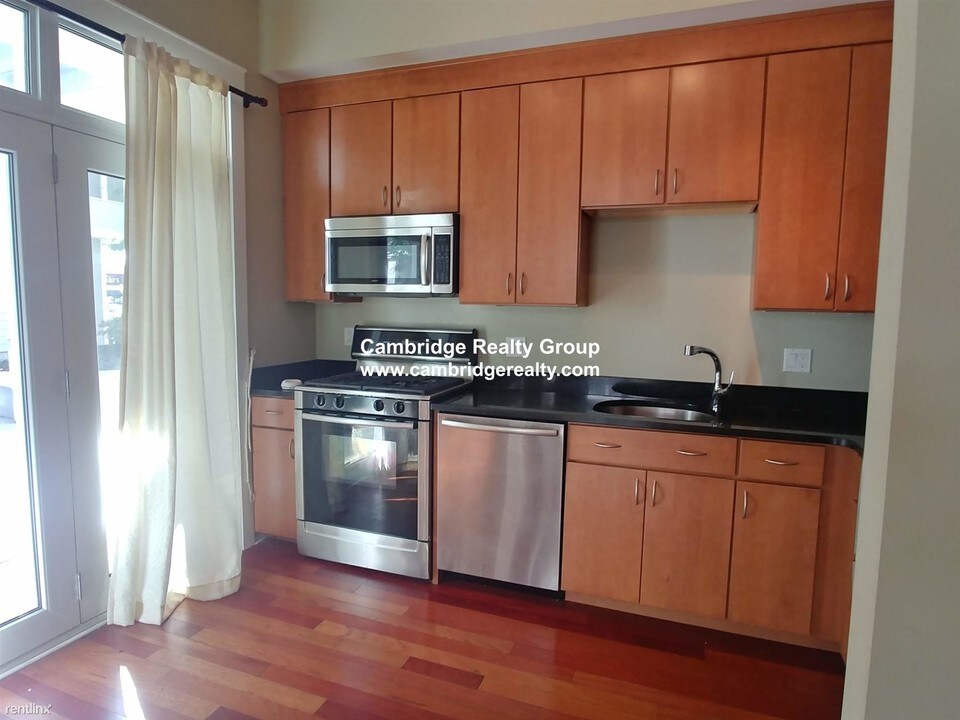 27 Wheeler St-Unit -Unit 117 in Cambridge, MA - Building Photo