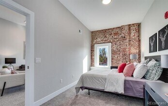 300 S Logan St in Denver, CO - Foto de edificio - Building Photo