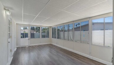 22922 Cantlay St in Los Angeles, CA - Foto de edificio - Building Photo