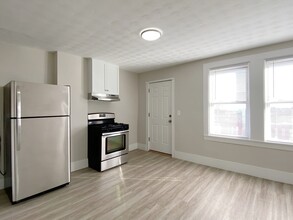 75 Campbell Ave, Unit #6 in Revere, MA - Building Photo - Building Photo