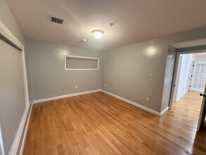 99 Chestnut St, Unit 4 in Chelsea, MA - Foto de edificio - Building Photo