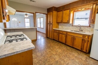 910 Fall St in Lake Charles, LA - Building Photo - Building Photo