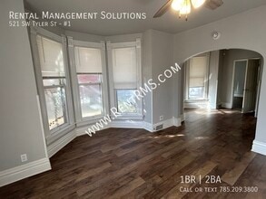 521 SW Tyler St in Topeka, KS - Foto de edificio - Building Photo