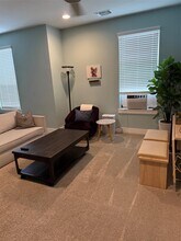 7904 Hillock Terrace in Austin, TX - Building Photo - Building Photo