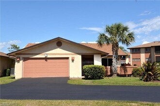 6499 Royal Woods Dr in Ft. Myers, FL - Building Photo - Building Photo