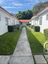 930 SW 6 St in Miami, FL - Building Photo - Building Photo