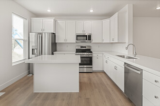 3464 S Forres Ct in South Salt Lake, UT - Foto de edificio - Building Photo
