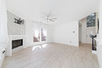 5214 Bay Pines Dr in Katy, TX - Foto de edificio - Building Photo
