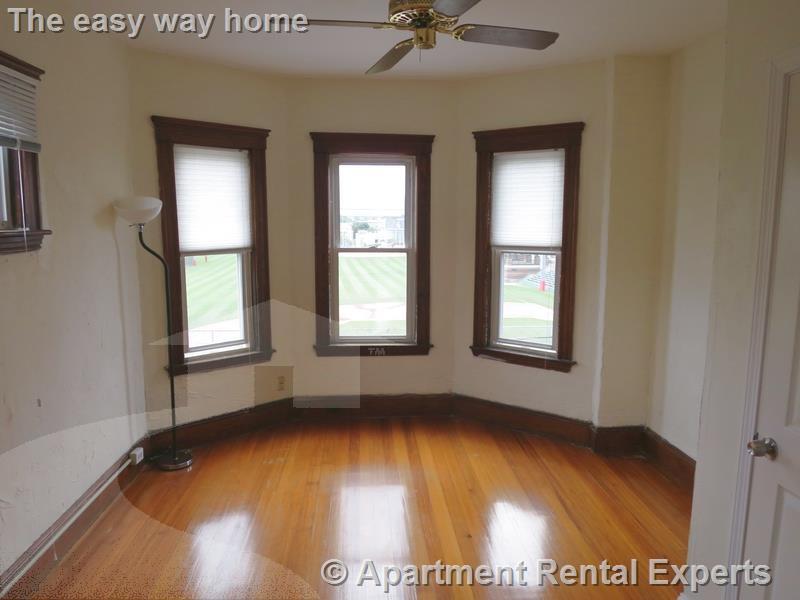 11 Hinckley St in Somerville, MA - Building Photo