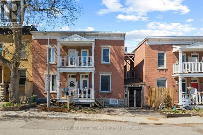 property at 10 Lower Charlotte St