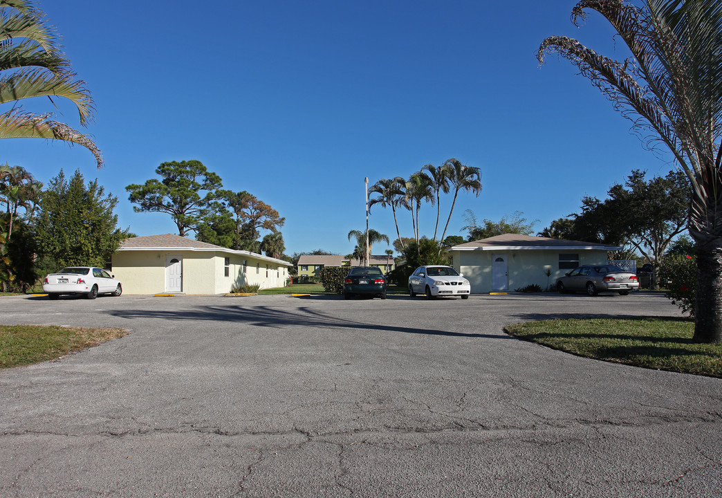 4767 Cole St in West Palm Beach, FL - Building Photo