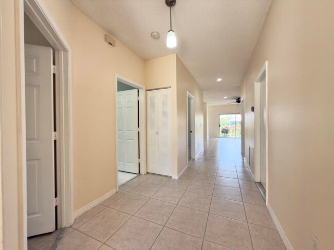 10860 Fillmore Dr in Boynton Beach, FL - Building Photo - Building Photo