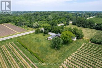1301 E & West Line in Niagara-On-The-Lake, ON - Building Photo - Building Photo