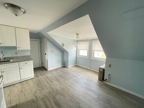 221 Calef Rd in Manchester, NH - Building Photo - Building Photo