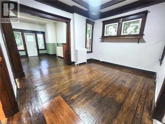 25 West Avenue S in Hamilton, ON - Building Photo - Building Photo