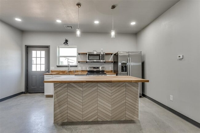 property at 12571 US-77