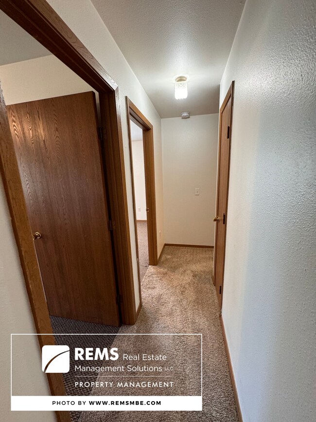 564 E Slifer St, Unit 11 in Portage, WI - Building Photo - Building Photo