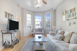3304 N Hamilton Ave in Chicago, IL - Building Photo - Building Photo