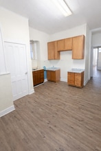 166 5th Ave, Unit 1 in Troy, NY - Building Photo - Building Photo