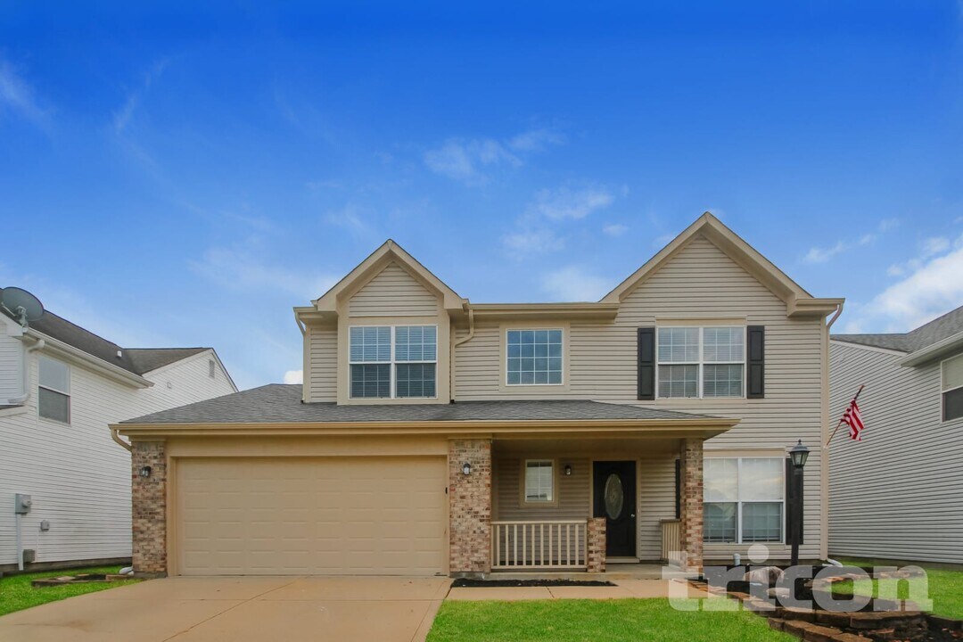 5234 Waterton Lakes Dr in Indianapolis, IN - Building Photo